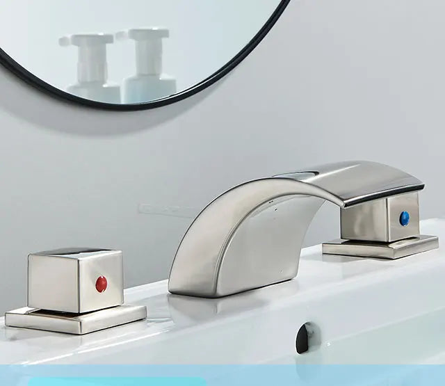 Torneira da bacia do banheiro cristalina alça dupla pia quente e fria torneira misturadora da pia do banheiro deck montado bacia 3 conjunto torneira da banheira