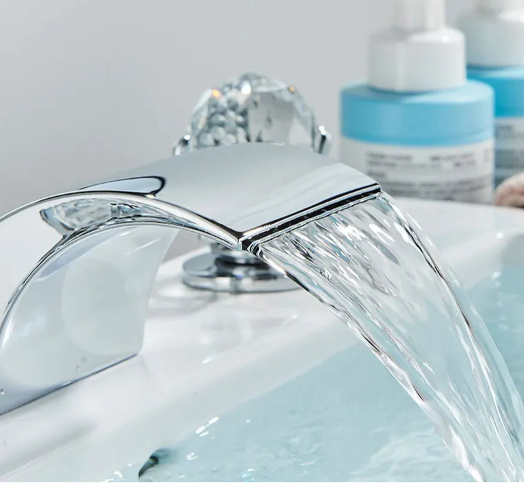 Torneira da bacia do banheiro cristalina alça dupla pia quente e fria torneira misturadora da pia do banheiro deck montado bacia 3 conjunto torneira da banheira