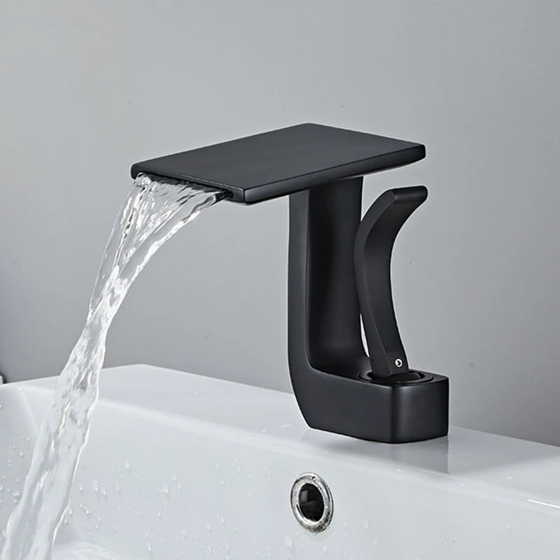 Torneira da cachoeira do banheiro, Torneira de bacia branca e dourada, Misturador de água fria e quente Torneira para pia