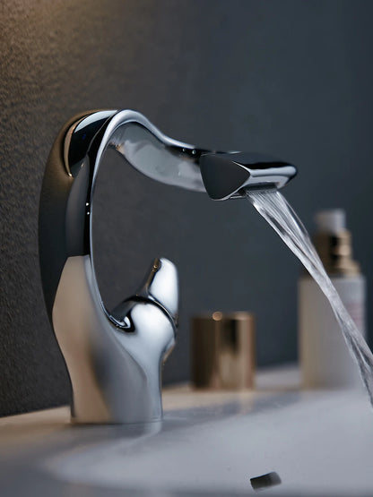 Torneira de lavatório de banheiro, Torneira misturadora de água quente e fria em cachoeira, Guindaste único, Torneira misturadora preta cromada, Novo design
