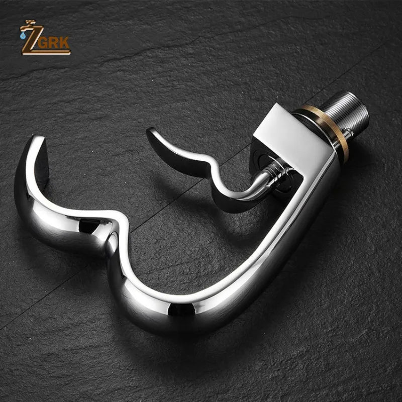 Torneira de cachoeira de latão para banheiro Bacia quente e fria Torneira pia em forma de coração criativo Misturador de vaidade de banho